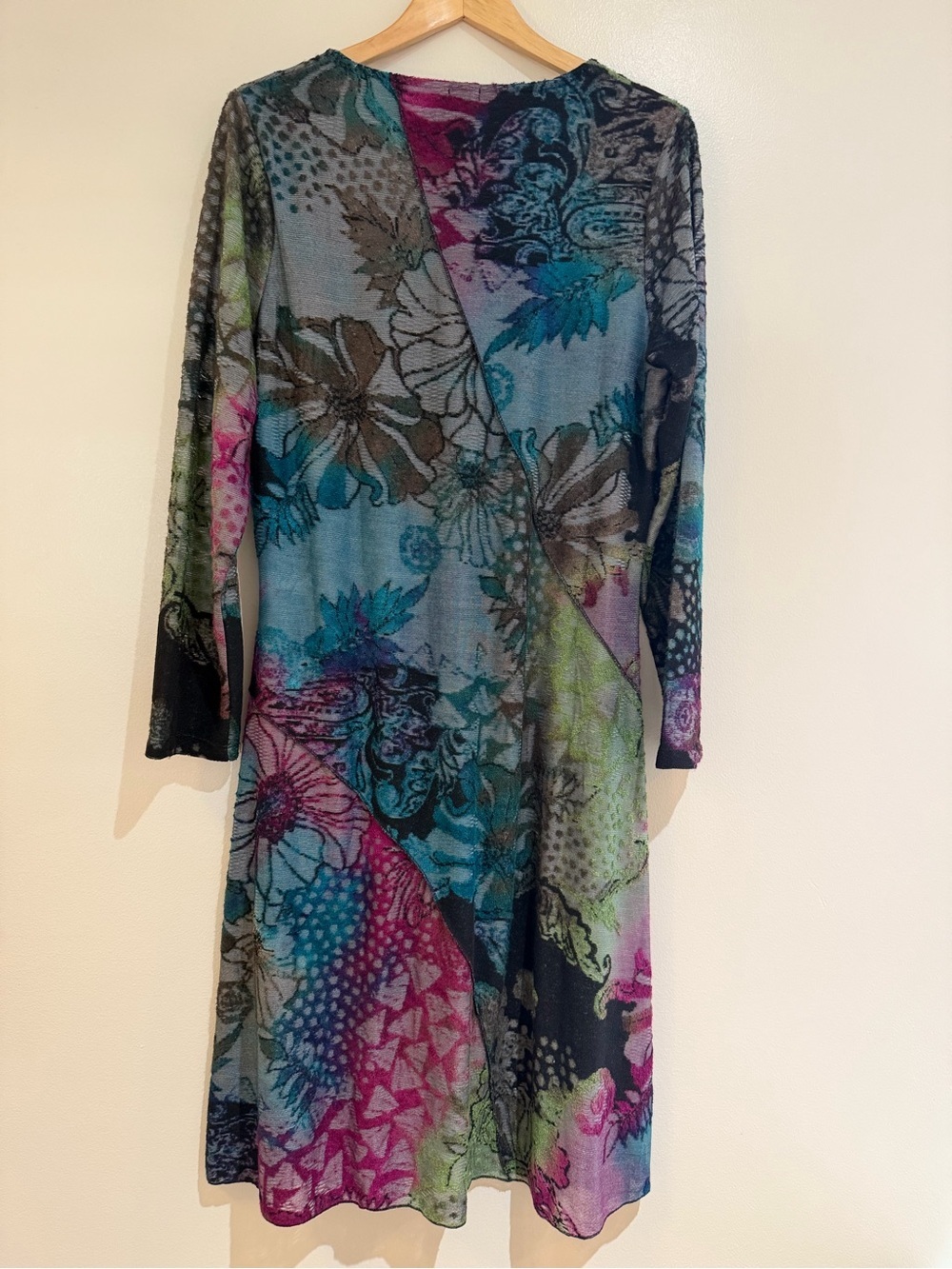 NWT Shana Long-Sleeve V-Neck Floral Abstract Midi Dress in Multicolor‎ large - Picture 2 of 12